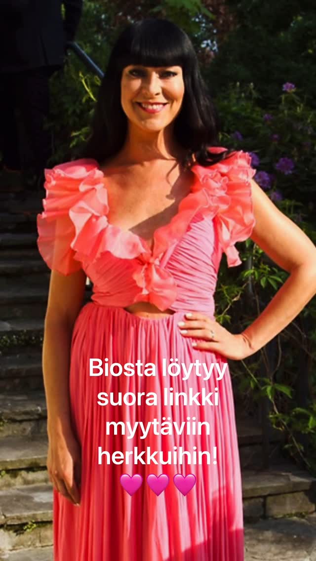 Instagram post by @ellenjokikunnas for Vinted. Caption reads: *Mainos @vinted 
Ennen lähtöä Italiaan kävin läpi....
