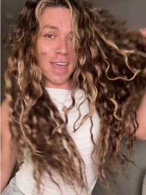 TikTok post by @kevinmayaperez for Goo Goo Hair. Caption reads: CURLY HUMAN HAIR EXTENSIONS😍@Goo Goo Hair....
