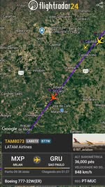 Instagram post by @astrofotografiamg for LATAM Airlines. Caption reads: Boeing 777 ❤️✈️🔭

#boeing777 #boeing....