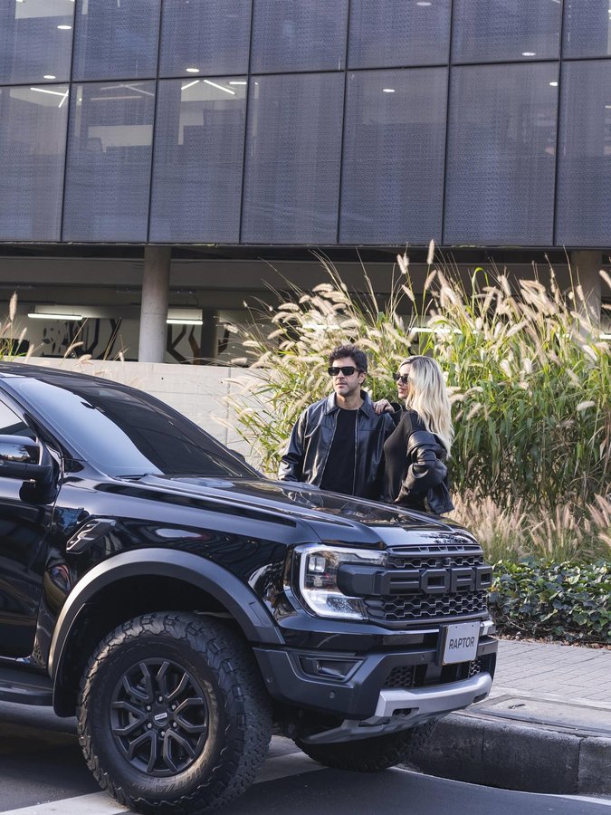 Instagram post by @juanmamendozah for Ford Colombia. Caption reads: [...] Gracias @jorgecortesford @fordcolombia nos....