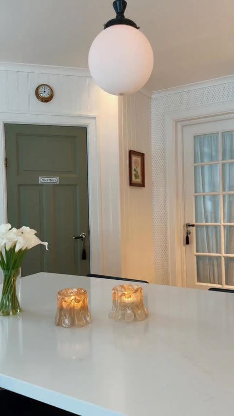 Instagram post by @carolinekejbert for Önskefoto. Caption reads: Årsboken för 2025 från Önskefoto är här! 📬 Det....