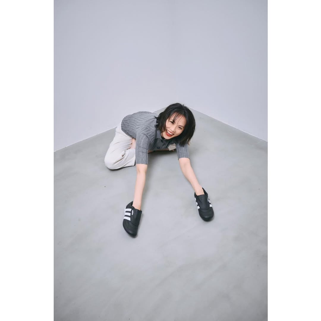 Instagram post by @asami_usuda for ABC-MART KIDS. Caption reads: ⁺˳✧ adidas 「TEKWEN」 ˚✧₊

チェックしてみてね〜☑️....