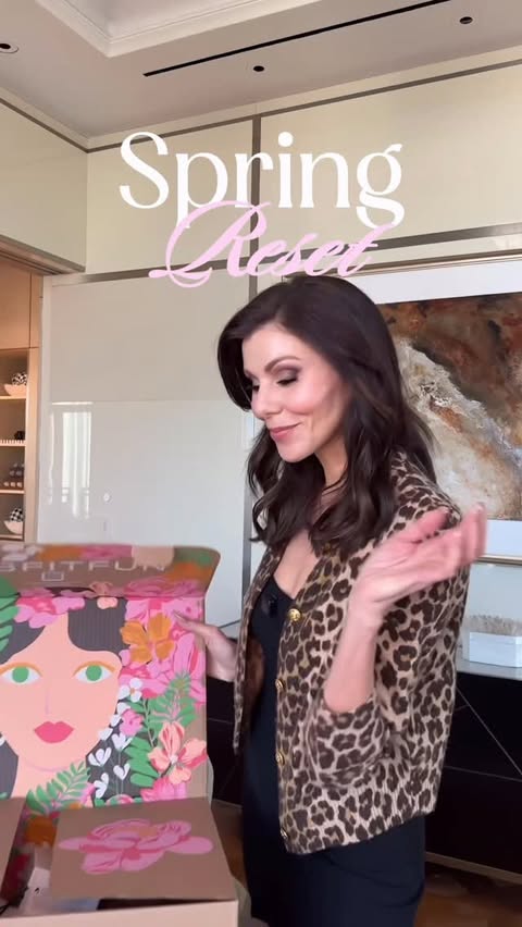 Instagram post by @heatherdubrow for FabFitFun. Caption reads: I love my @fabfitfun boxes 💐📦✨ They’re filled....