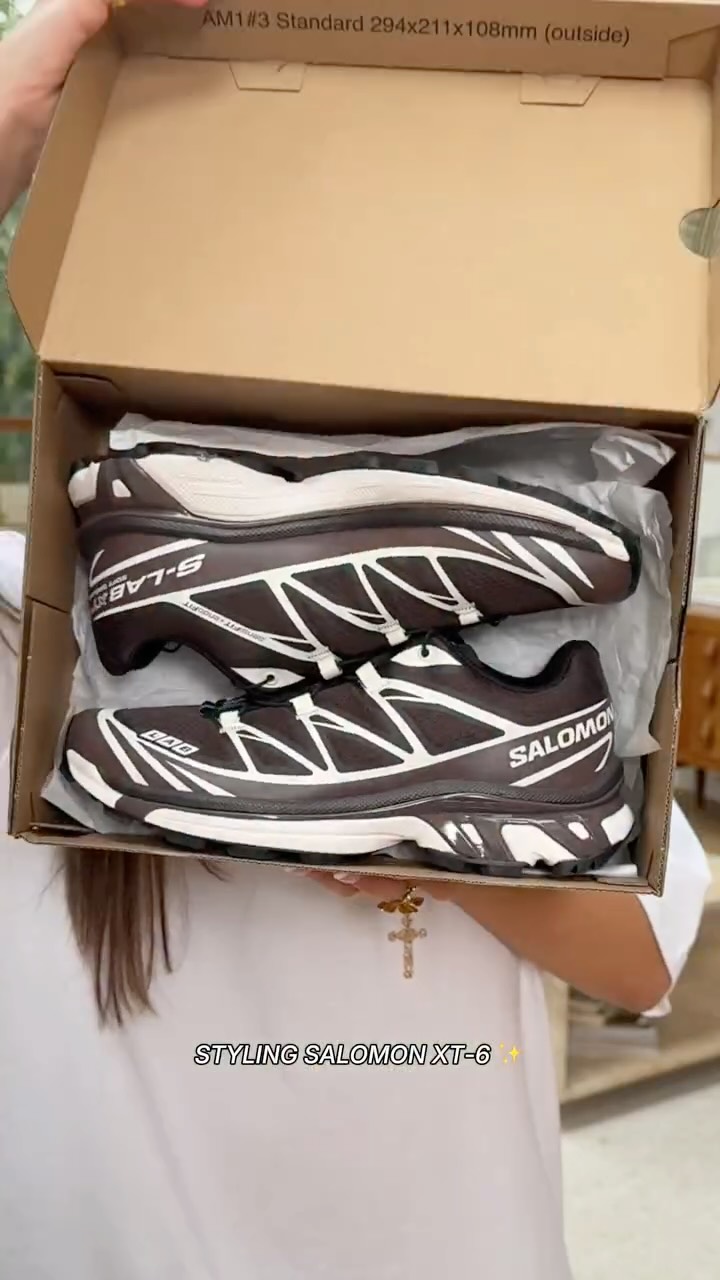 Instagram post by @1chloeellis for JD Sports. Caption reads: Salomon XT-6 in every colour ⚡️🤎
Cop online &....