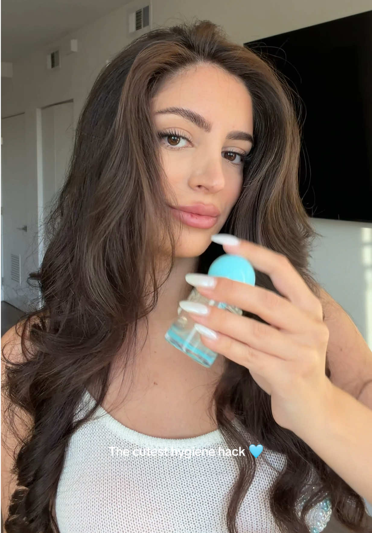 TikTok post by @liliit__ for Ceelike. Caption reads: [...] this in your purse it’s very convenient....
