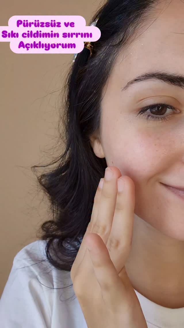 Instagram post by @saturnblogunuz for Foreo. Caption reads: Yaşımı söylediğimde herkes şaşırıyor yaşımdan....