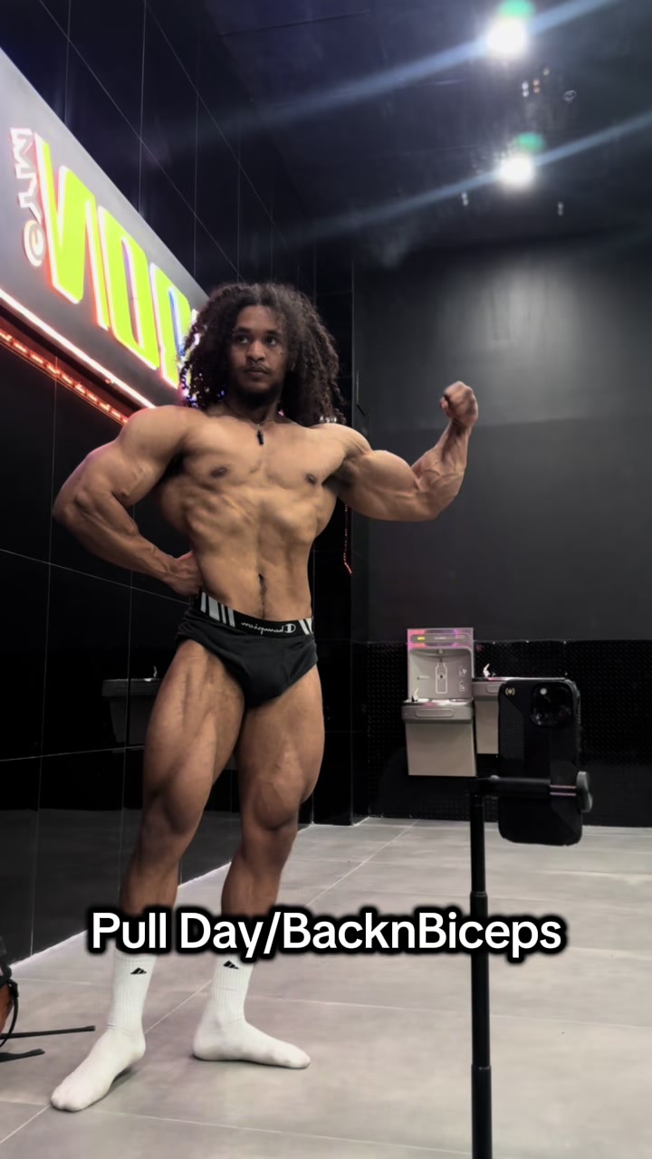 TikTok post by @kelvin.jrlifts for Kontrolled Insanity. Caption reads: love this gym CODE: KJ @Controlled insanity .