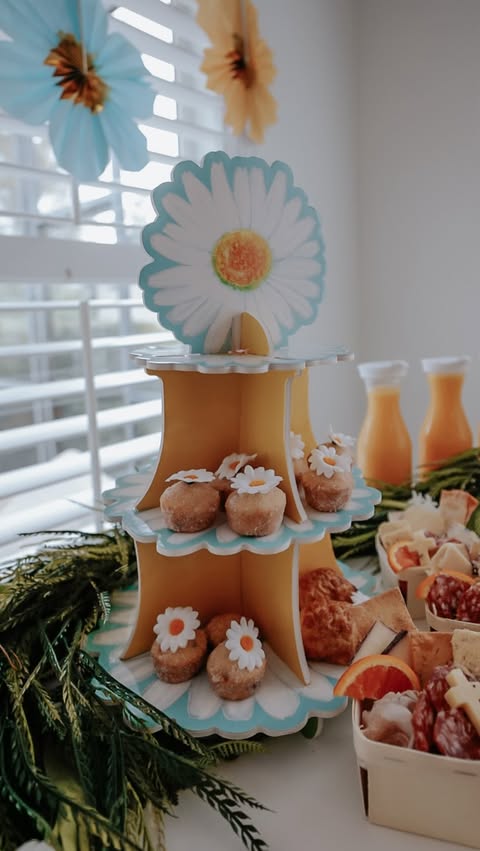 Instagram post by @stephleighworthy for Oriental Trading. Caption reads: [...] decor and crafts from @orientaltrading....