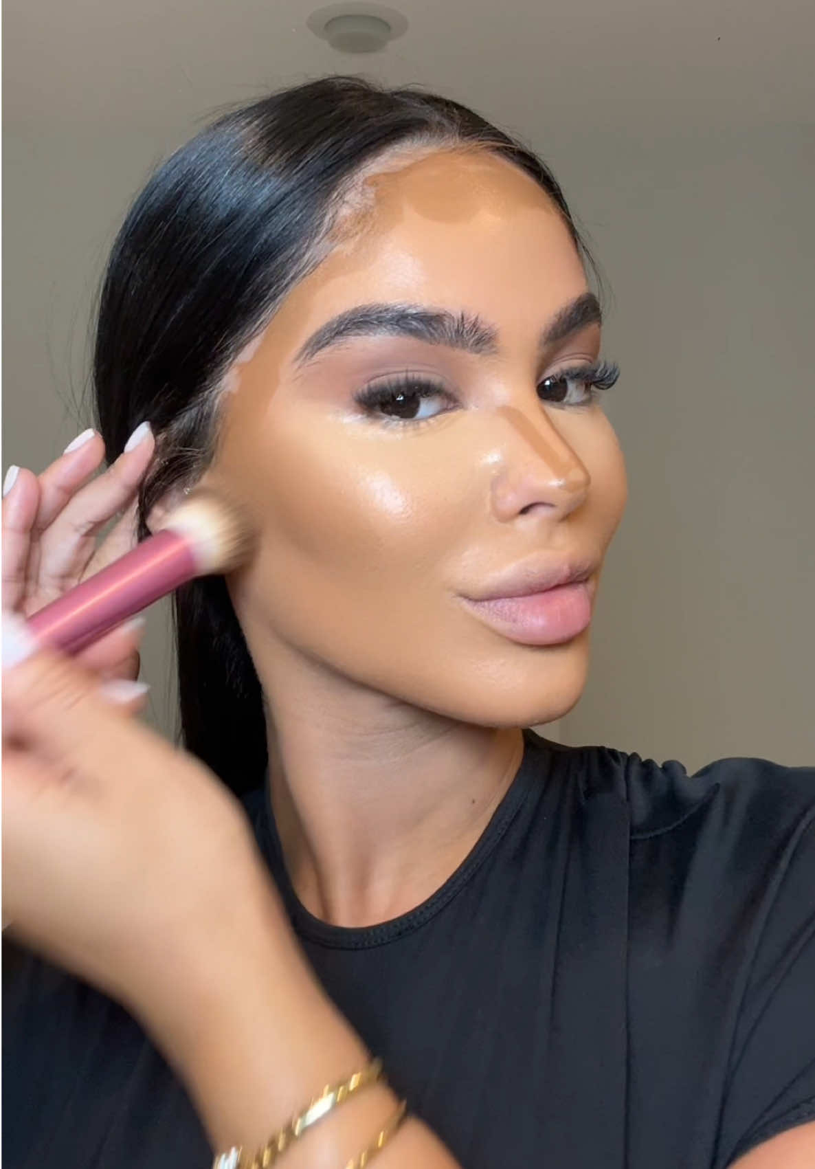 TikTok post by @amayaliacolon for Laura Mercier. Caption reads: [...]  @tarte cosmetics  @Hourglass Cosmetics ....