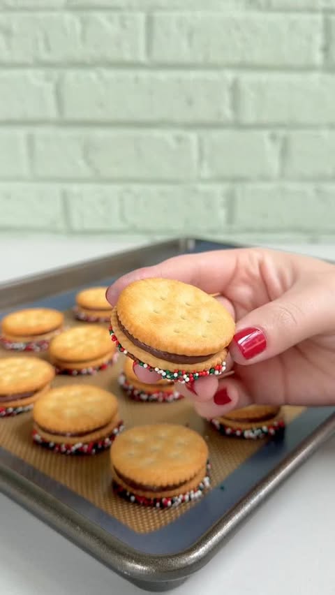 Instagram post by @dangthatssweet for Hersheyland. Caption reads: If you love sweet, salty, crunchy treats, you have....