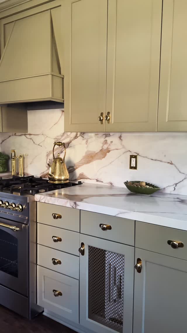 Instagram post by @thegratzlife for Hestan Culinary. Caption reads: [...] they perform to the way they look,....