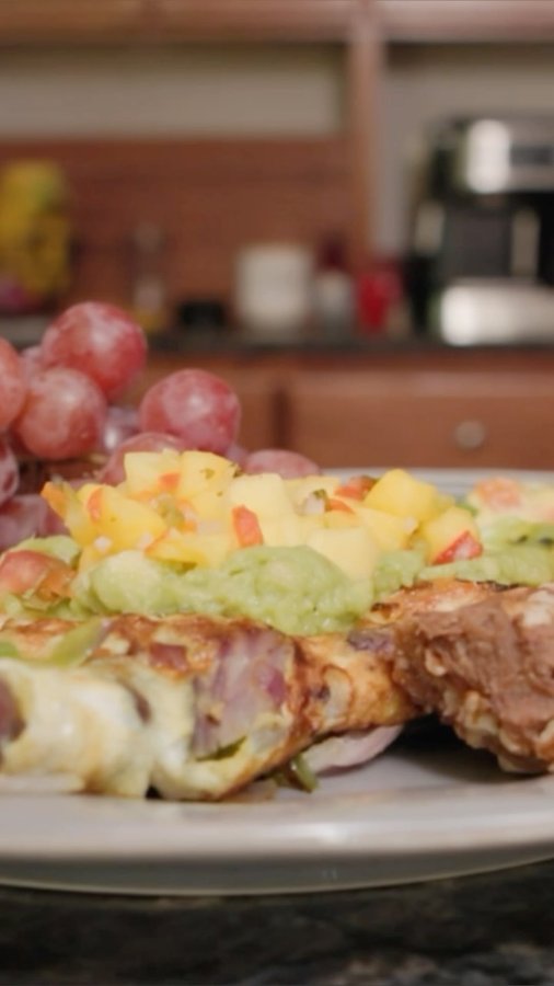 Instagram post by @eatswithmish for Circulon. Caption reads: [...] 

✅The ScratchDefence Clad series of....