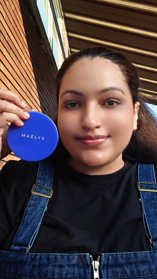 Instagram post by @lareinevlogs for BoxyCharm. Caption reads: ✨ Dreamy Skin Loading... ✨ Trying out the Maelys....