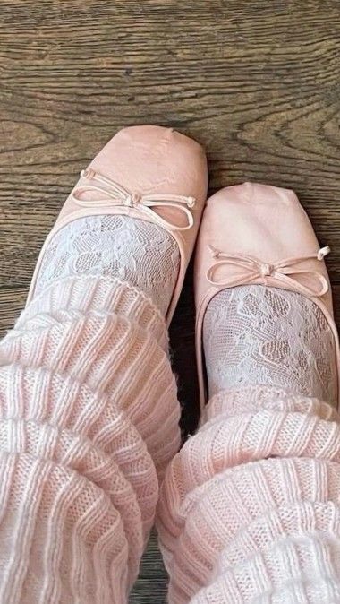 Instagram post by @bigfatjenna for Arctic Fox Hair Color. Caption reads: AD the perfect baby pink 🥲!!! using....