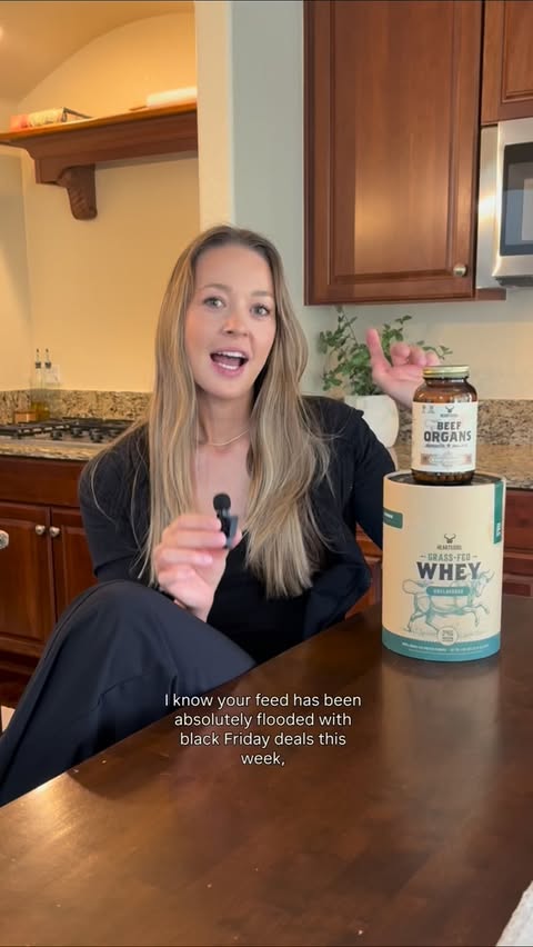 Instagram post by @kellscleankitchen for Heart & Soil. Caption reads: A #blackfriday deal that’ll help kickstart all....