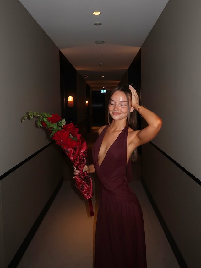 Instagram post by @ciaralillyyy for White Fox. Caption reads: last night with @whitefoxboutique 🌹 dc - CIARA....