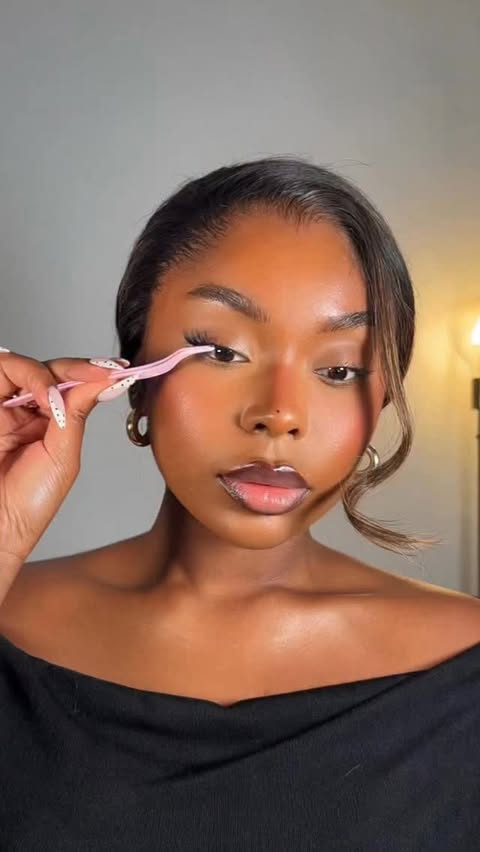 Instagram post by @tamara_ldn for TATTI LASHES. Caption reads: @tatti_lashes main black friday sale has just....