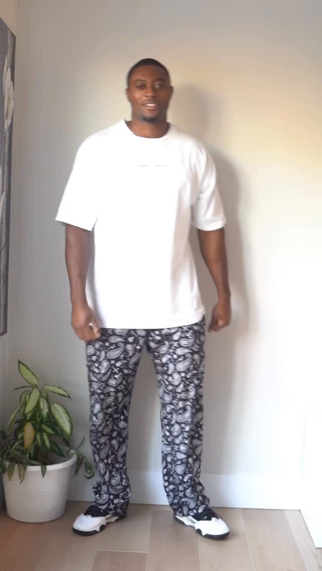 Instagram post by @vassia_fit for Jed North. Caption reads: Get ready with me for my chest  workout session....