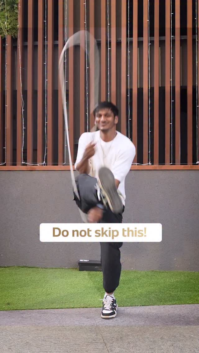 Instagram post by @skip_with_chetan for Colgate. Caption reads: Rahul Dravid sir said everything impacts....