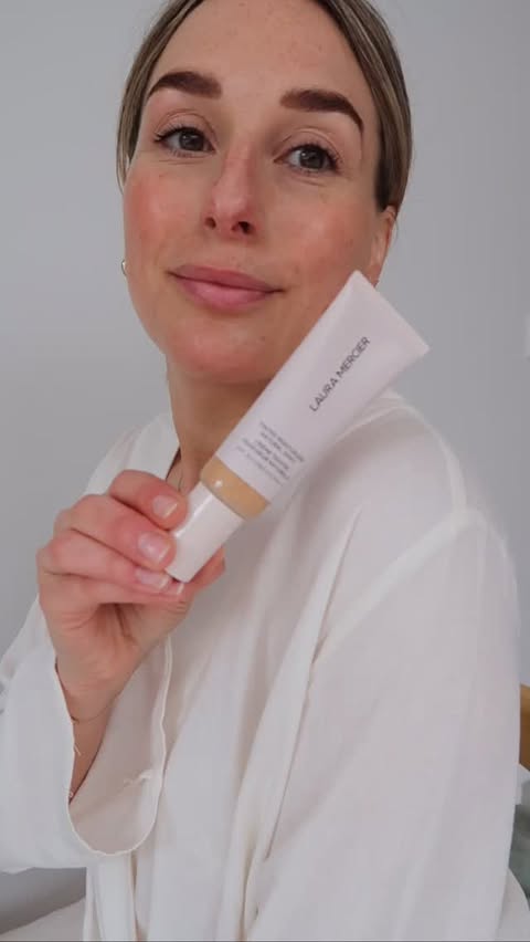 Instagram post by @caroline_thestylist for Laura Mercier. Caption reads: [...] (trust me, I’ve tried them all!) but....
