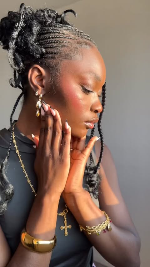 Instagram post by @blvckkimberly for En Route Jewelry. Caption reads: [...] is incomplete without the jewelry....