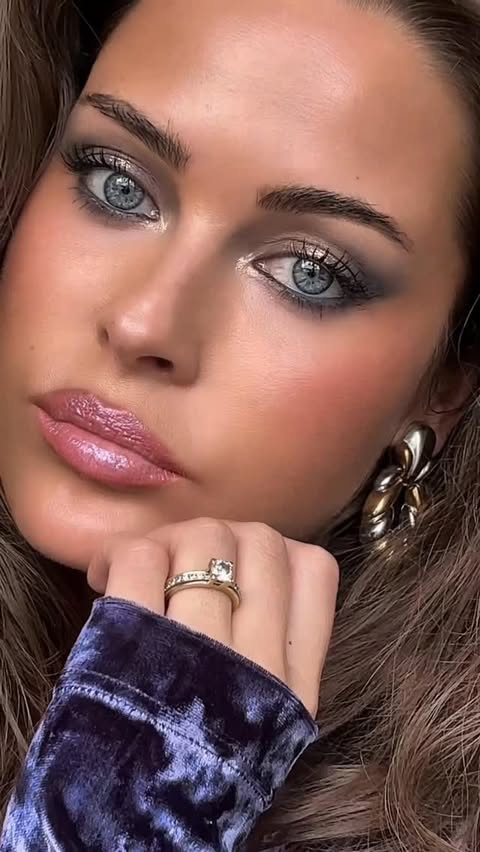 Instagram post by @murielle for Benefit Cosmetics. Caption reads: Merry Christmas 🤍 here’s what l’ve
used for....