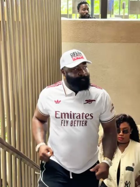 Instagram post by @iamharrysong for Sportsbet.io. Caption reads: [...] vs MANCHESTER United.  Thanks To....