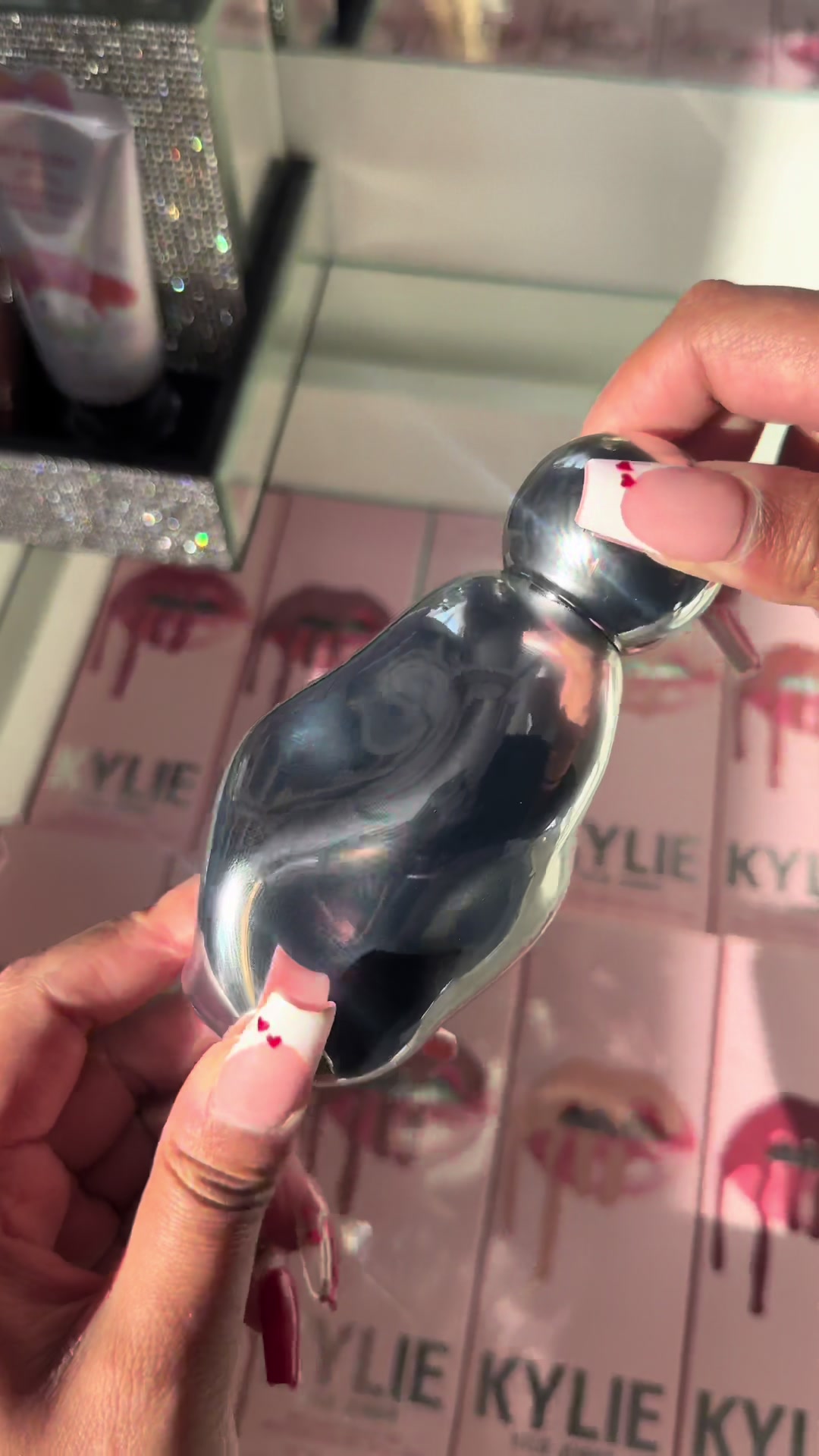 TikTok post by @simmis_beauty for Kylie Cosmetics. Caption reads: [...] summer scent rn 😍 @Kylie Cosmetics @Kylie....