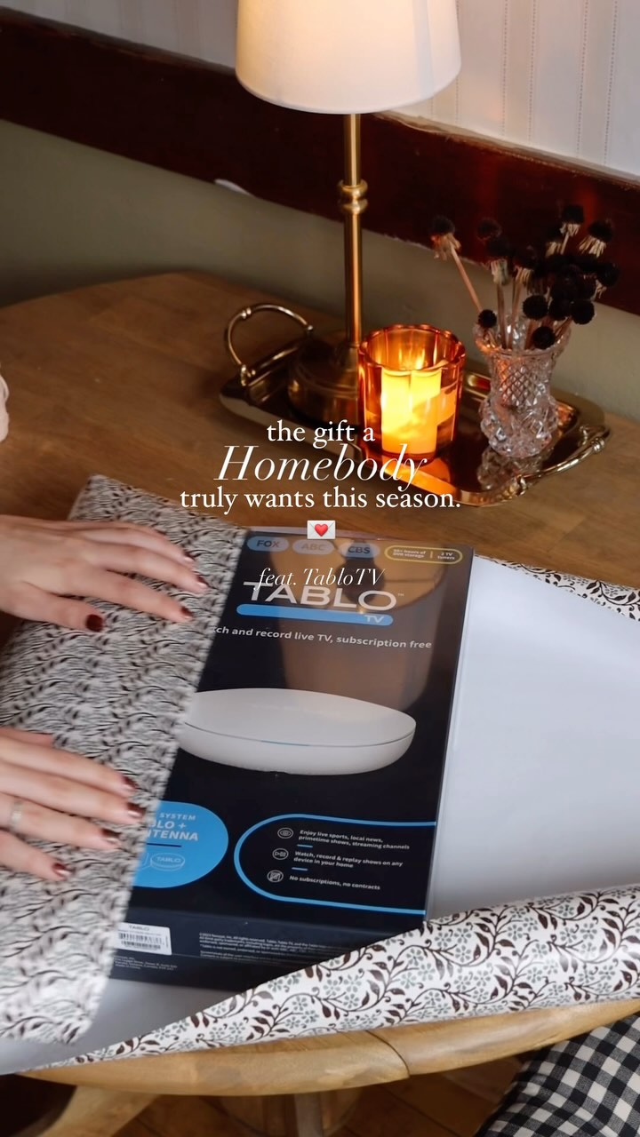 Instagram post by @thesunalsoreads for TabloTV. Caption reads: [...] missed that nostalgia, but thanks to....