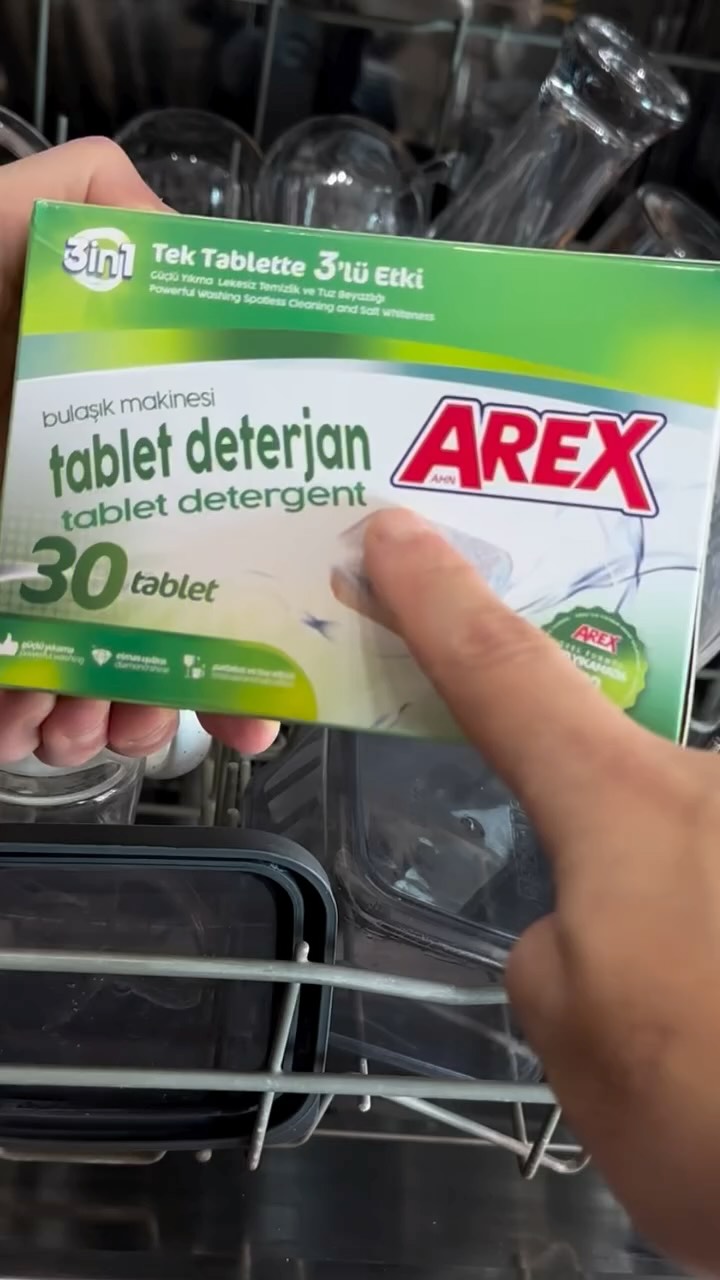 Instagram post by @_habibecaglayan_ for A101. Caption reads: Temizlik artık çok daha güçlü! Arex ile farkı....