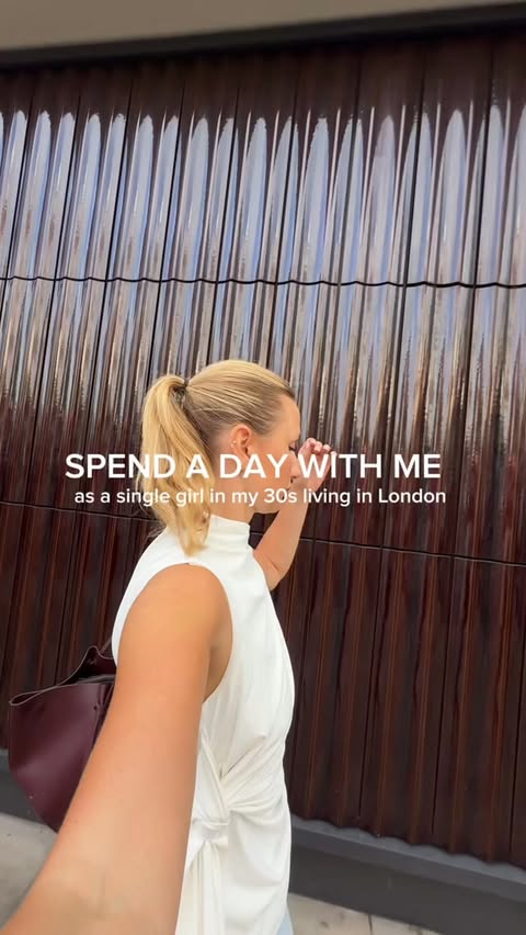 Instagram post by @sophiefwilliams for happn. Caption reads: [...] just didn’t know it… I’ve been trying....