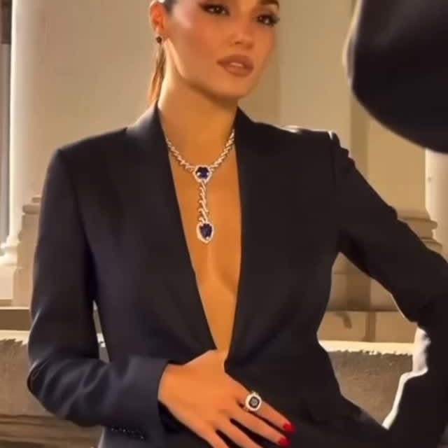 Instagram post by @wildestfashion for TOM FORD. Caption reads: Hande Erçel yüzü olduğu mücevher markasının yeni....