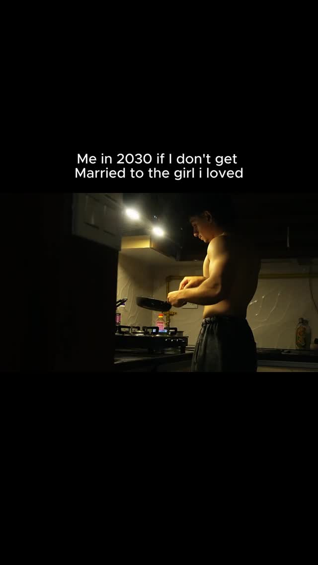 Instagram post by @thatpowerlifter_ for MuscleBlaze. Caption reads: [...] . . . . . . . . . . . . . . @muscleblaze....