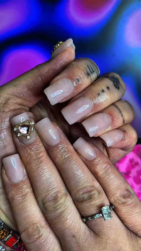 Instagram post by @misstryb4youbuy for BTArtboxnails. Caption reads: [...] the price point and quality of this....