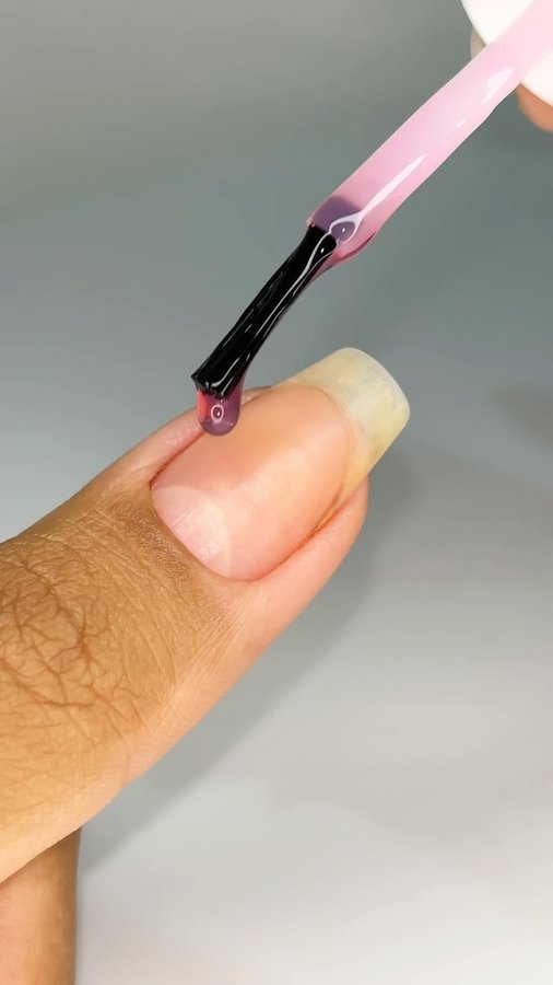 Instagram post by @thayanepin for Colorama Esmaltes. Caption reads: A Colorama segue entregando tudo!

-Nail Tint:....