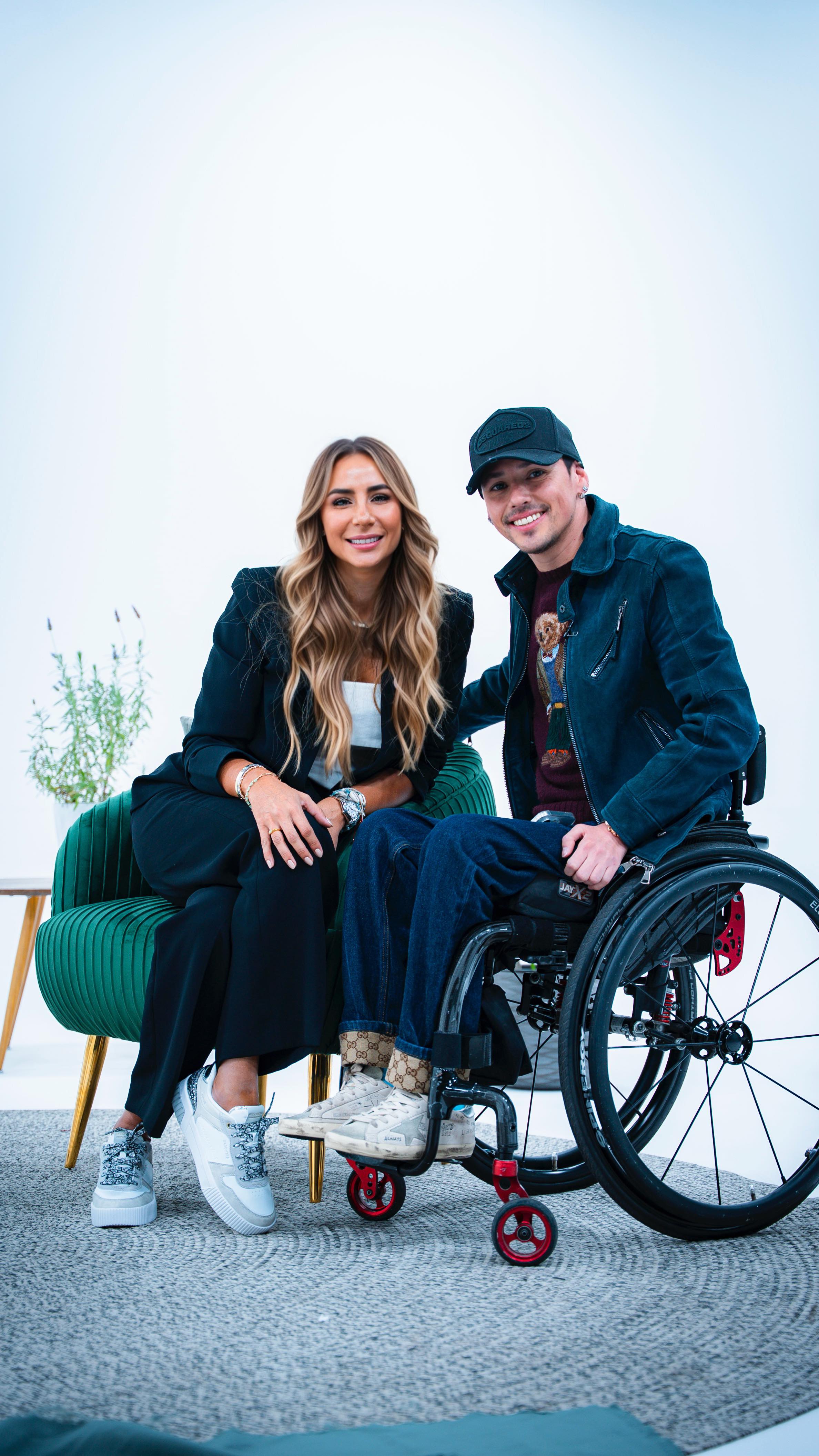 Instagram post by @mpblanco for Skechers Chile. Caption reads: ✨La verdadera discapacidad está en una sociedad....