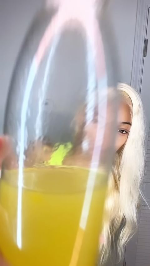 Instagram post by @iiiamdess for BOOMBOD. Caption reads: #ad Staying on track @boombod style 😍 These shots....