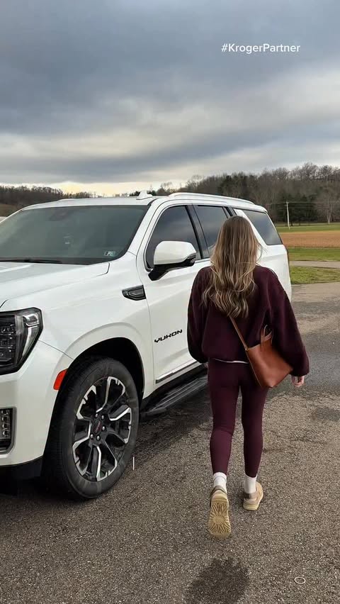 Instagram post by @happilyeveralbertson for Kroger. Caption reads: Saving money this No-Buy January with @krogerco 4x....