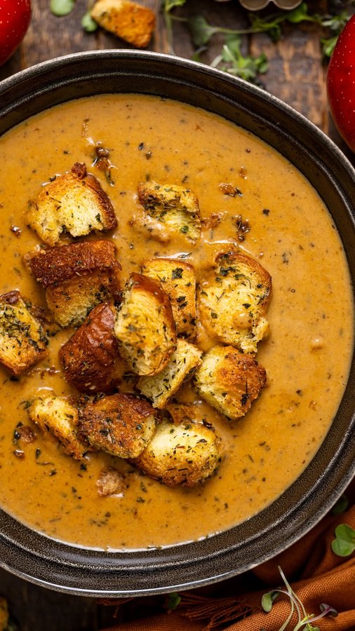 Instagram post by @shanikagrahamwhite for Yes Apples. Caption reads: There’s just something about this Creamy Roasted....