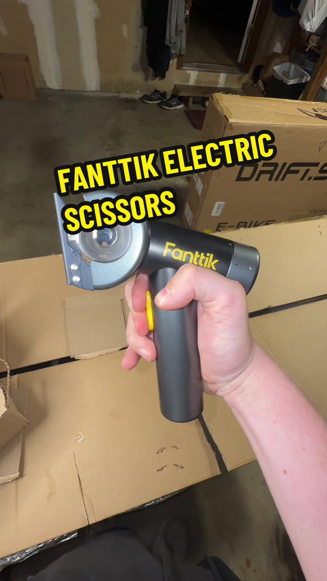 TikTok post by @magnificentwalnut for Fanttik. Caption reads: Replying to @🤠Brandon🤠 🦆 Cardbored is no match....