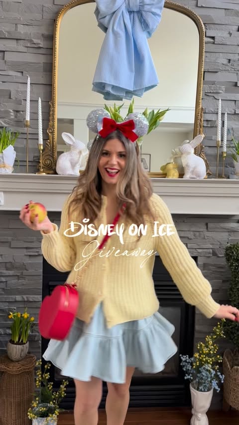 Instagram post by @tinytrendsbyma for Disney On Ice. Caption reads: [...] Winner selected. G I F T A W A Y - Disney On....