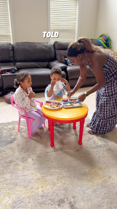 Instagram post by @mommiesjade for Momcozy. Caption reads: These @momcozy Plus Wipes are the only wipes that....