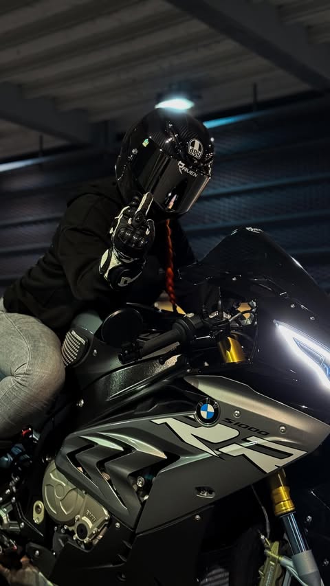 Instagram post by @mrs_s1krr for RAVEN Moto. Caption reads: Let it Go viral😈
_____________________________
I....