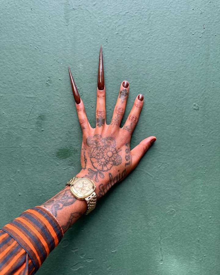 Instagram post by @gawdsunnn for JBW. Caption reads: its giving luxury with @jbwwatches ✨ 
im very....