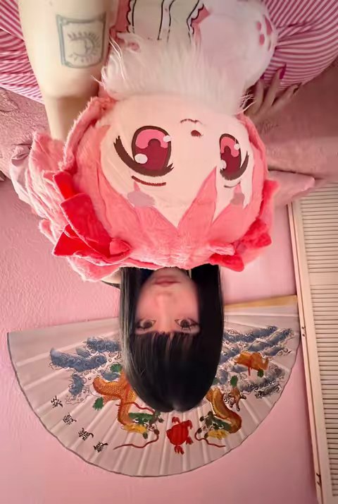 TikTok post by @psychodevil6663 for PlushShop. Caption reads: [...] amo el anime 🩷 btw, el peluche es de....