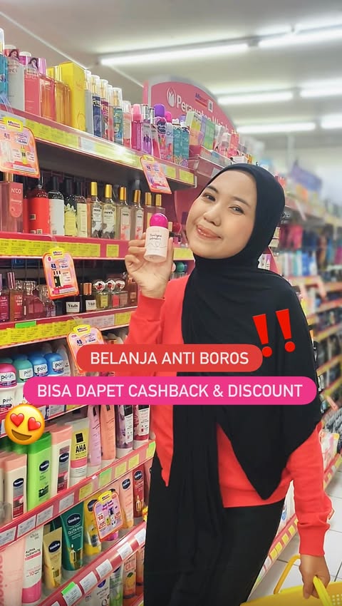 Instagram post by @liafransiska10 for Alfamart. Caption reads: Gajian waktunya belanja !!! Yuk ke Alfamart....