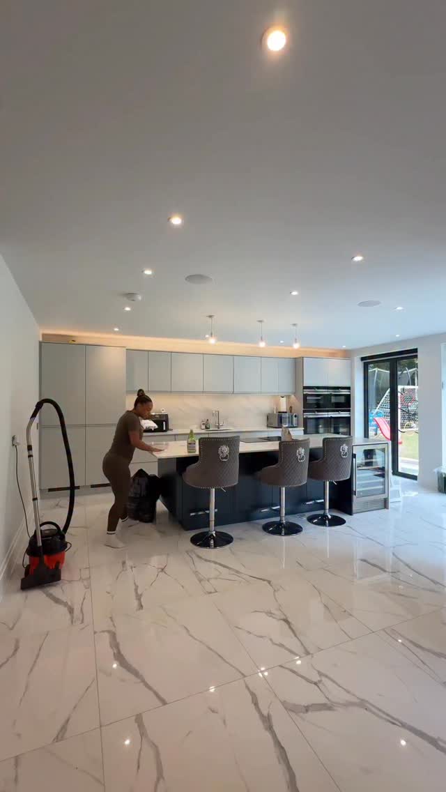 Instagram post by @_shannonnicole for Deliveroo. Caption reads: Ad planning ahead with @deliveroo with their NEW....