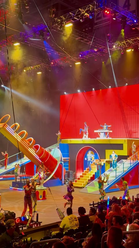 Instagram post by @petiteweekender for Ringling. Caption reads: [...] #hosted If you’ve ever wanted to see....