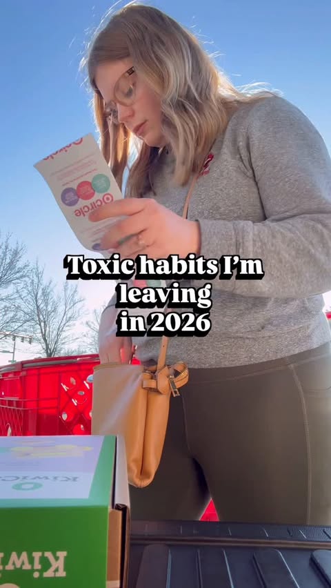 Instagram post by @amber.coupons for Fetch. Caption reads: [...] on the table in 2026! Im using the Fetch....