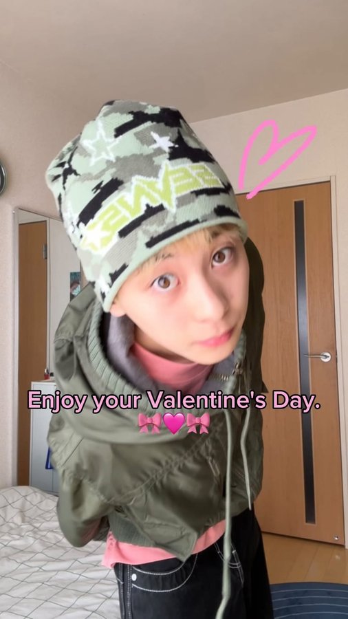 Instagram post by @sirowott for Alpha Industries. Caption reads: Valentine Gifts Styling🍫💌<333
⭐︎
⭐︎
outer:....